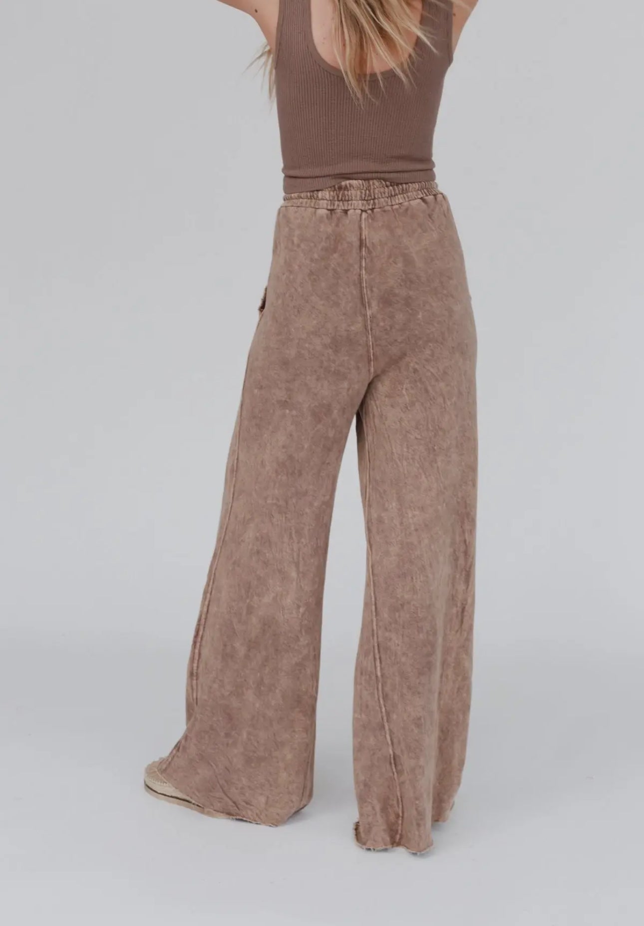 Relaxing Mary Wide Leg Pant Mocha