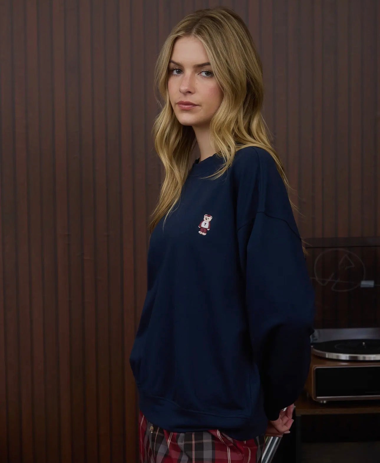 Long Sleeve Teddy Embroidery
Knit Top