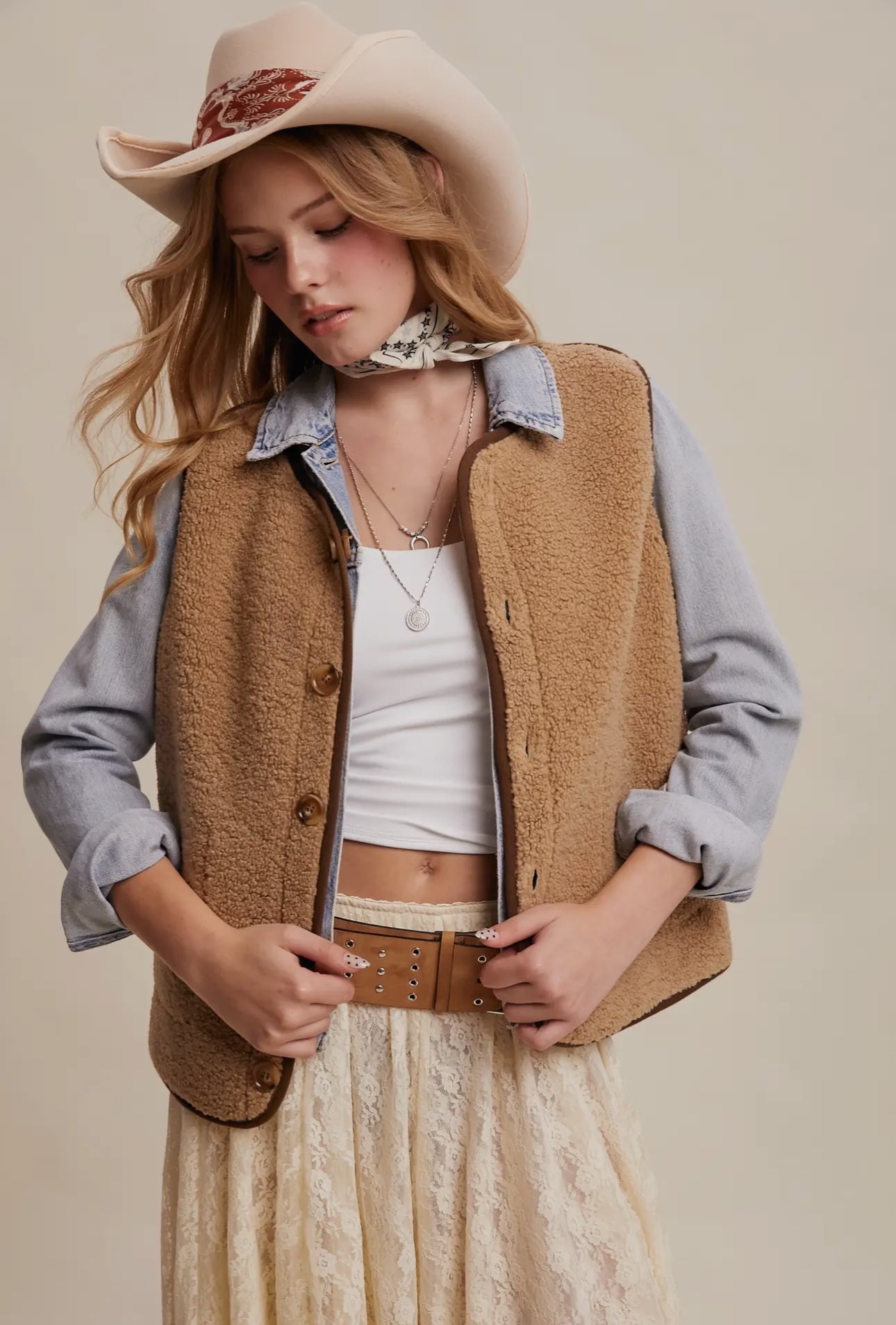 Reversible Plaid Sherpa Vest
PERORDER 9/26
